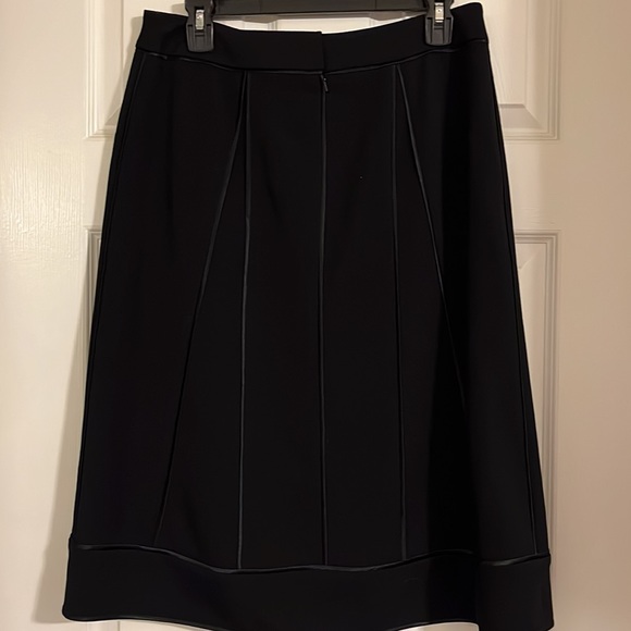Jacqueline Quinn sophisticated skirt - Picture 4 of 5